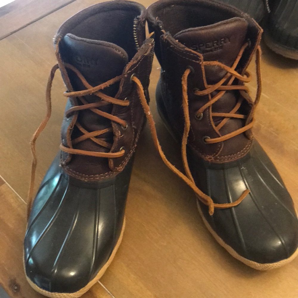 Women’s 7.5 Sperry Boots